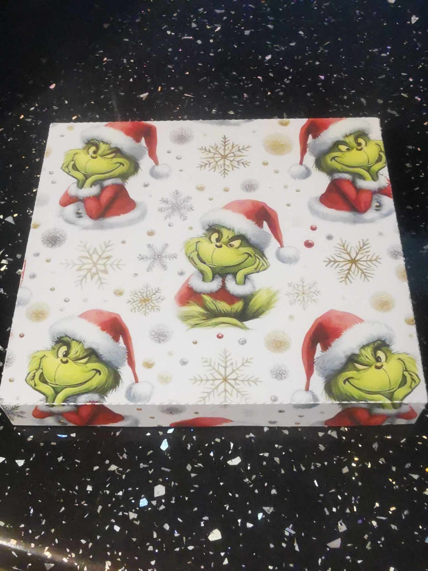 Christmas Snap Bar Boxes & The Grinch Mould